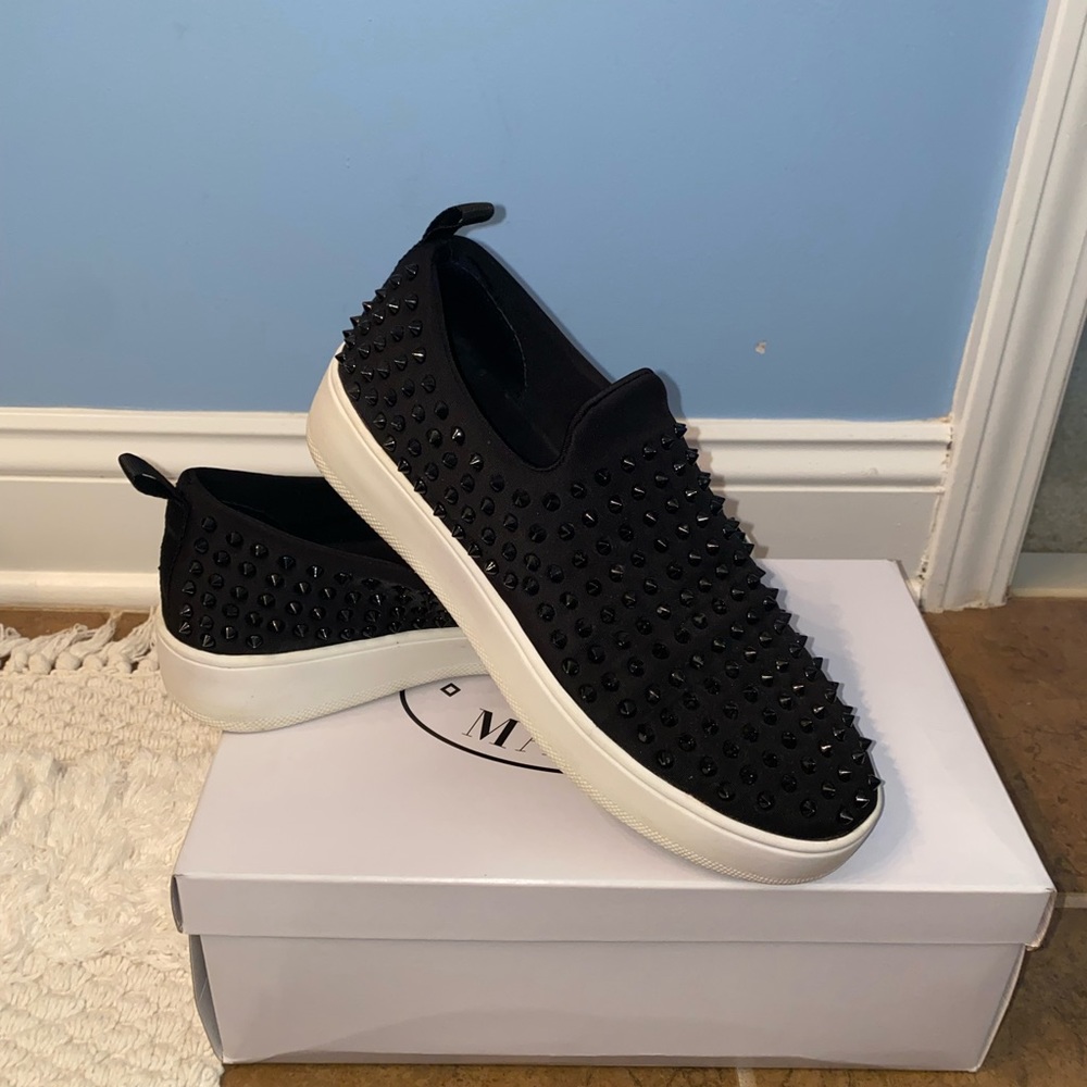 Steve Madden Baxon Black with studs